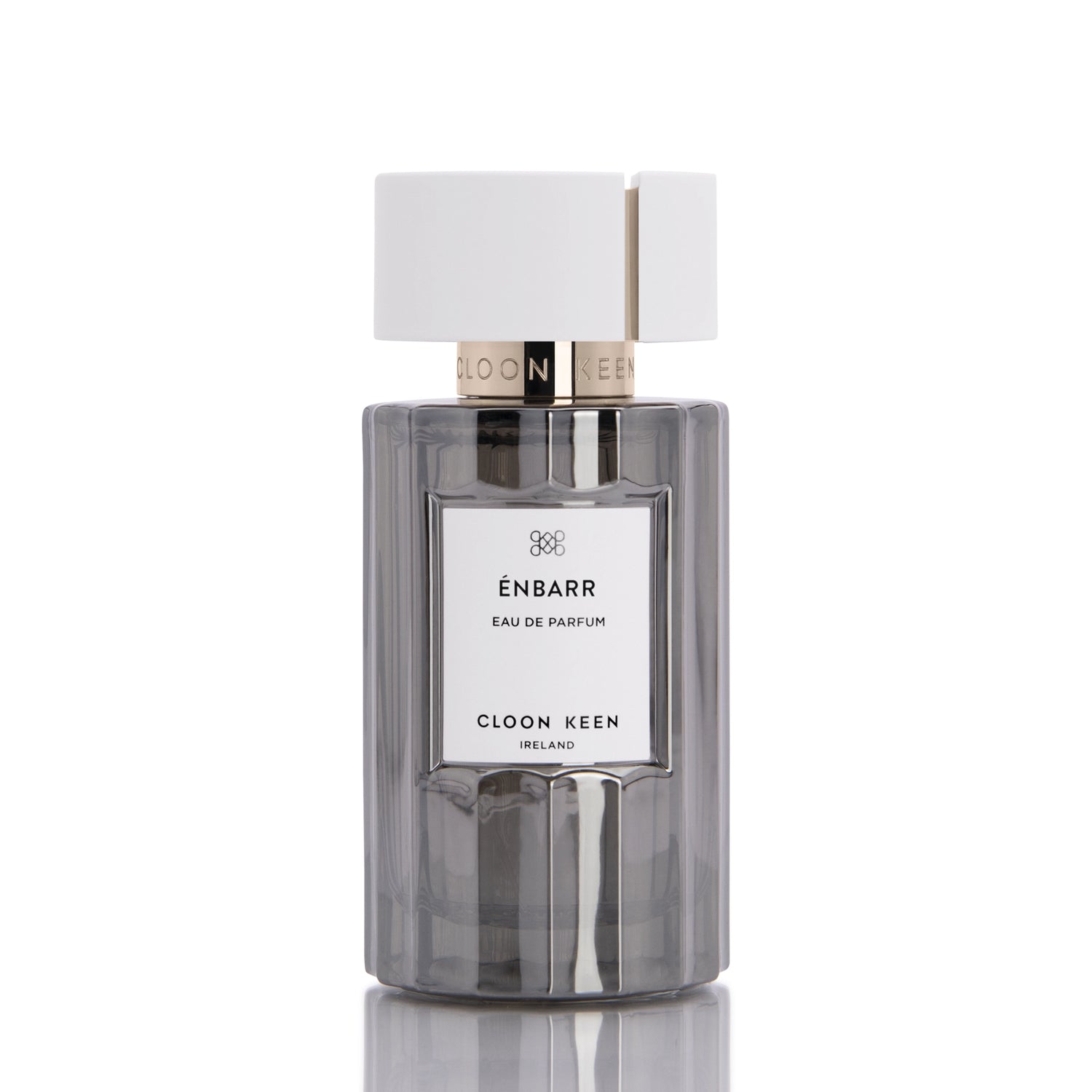 Discover Cloon Keen Énbarr. A mythic scent with wild thyme and fennel on groomed oud, full-blown geranium, saffron and saddler’s leather.