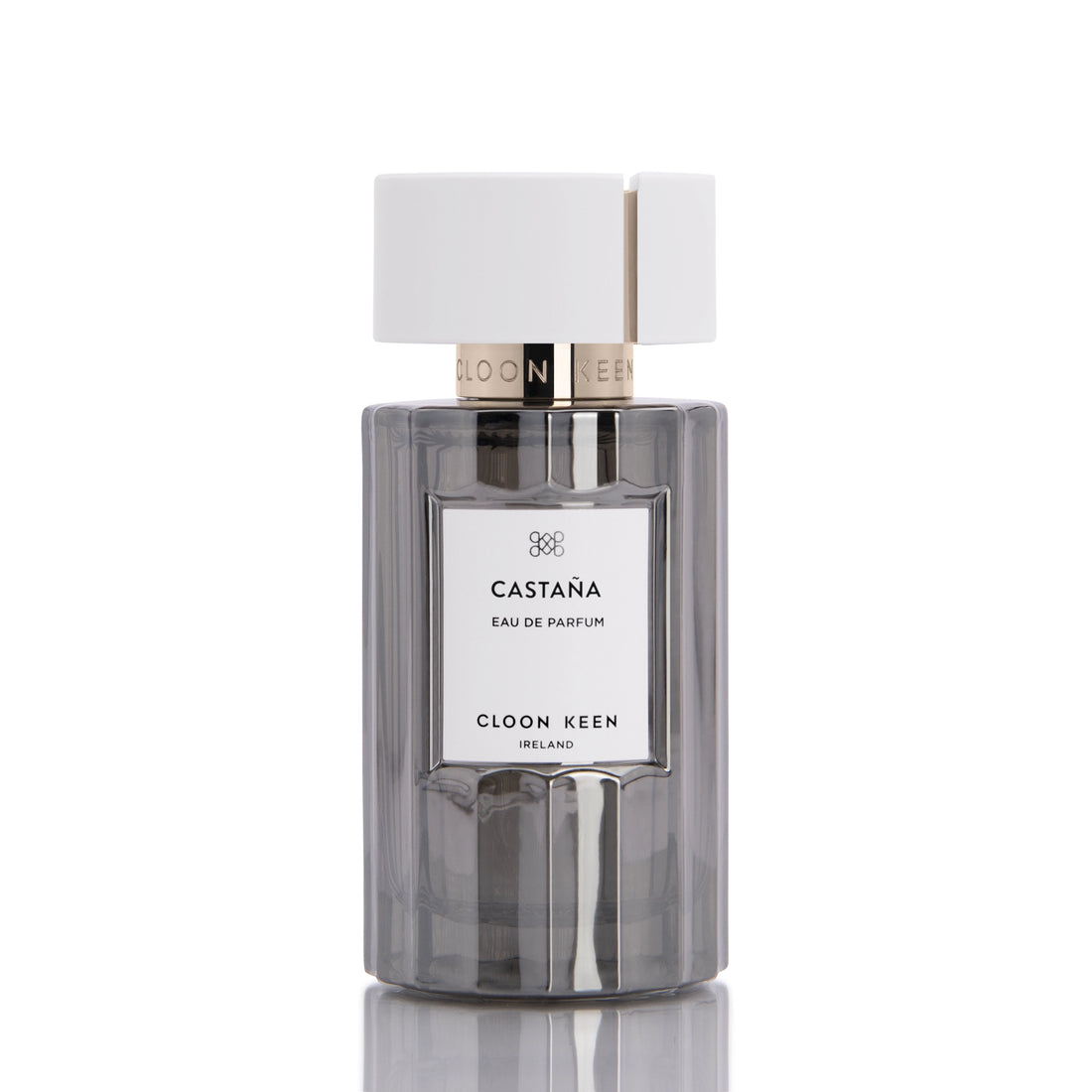 Discover the ‘5 star Masterpiece’ Castaña eau de parfum. A delectable haze of roasted chestnuts unfurl into rich Haïtian vetiver, cardamom and red pepper.