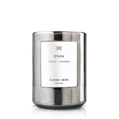 Discover Cloon Keen Étaín candle. An enchanting flutter of tuberose and jasmine petals set against a woody gloam of cedar and patchouli. Handmade in Galway. 